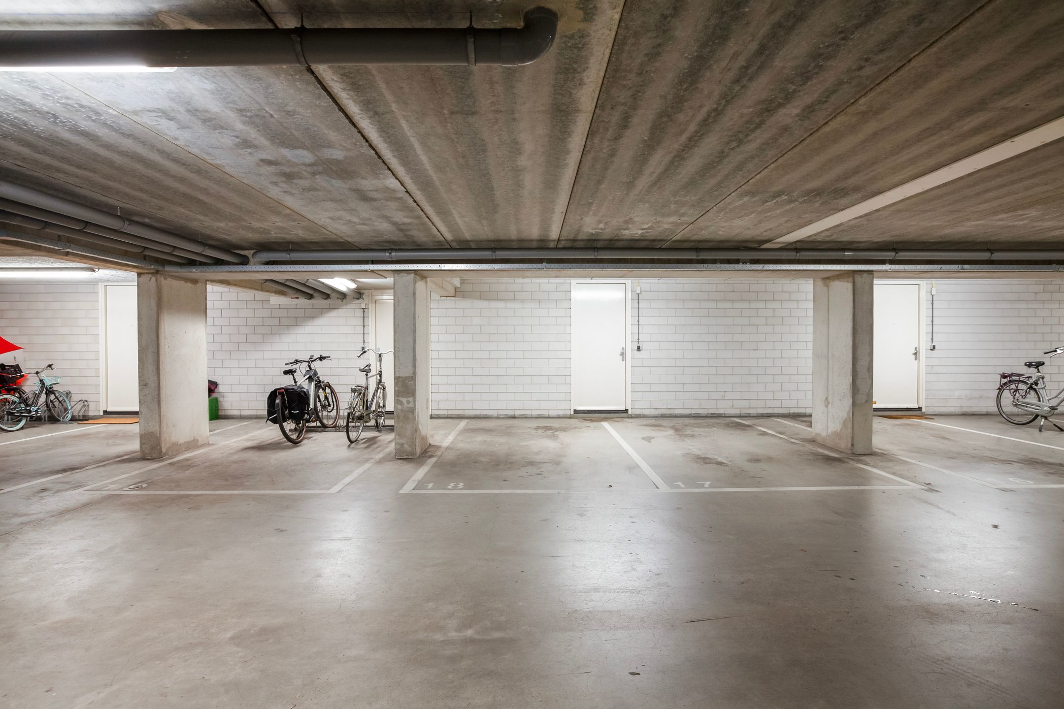 Photo 36 of Hoge Rijndijk 4-5