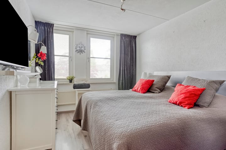 Photo 22 of Brunel 1