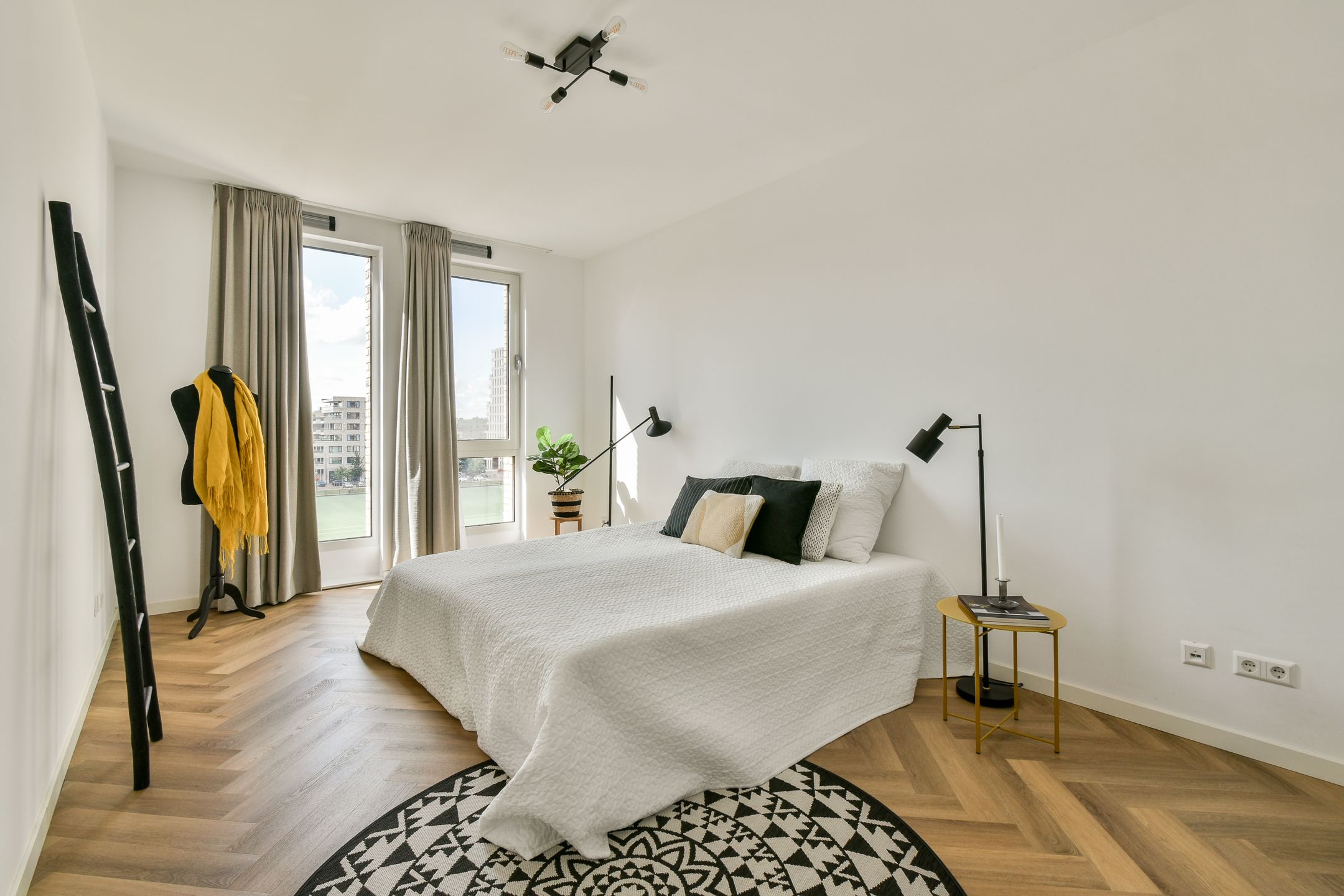 Photo 9 of Faas Wilkesstraat 257