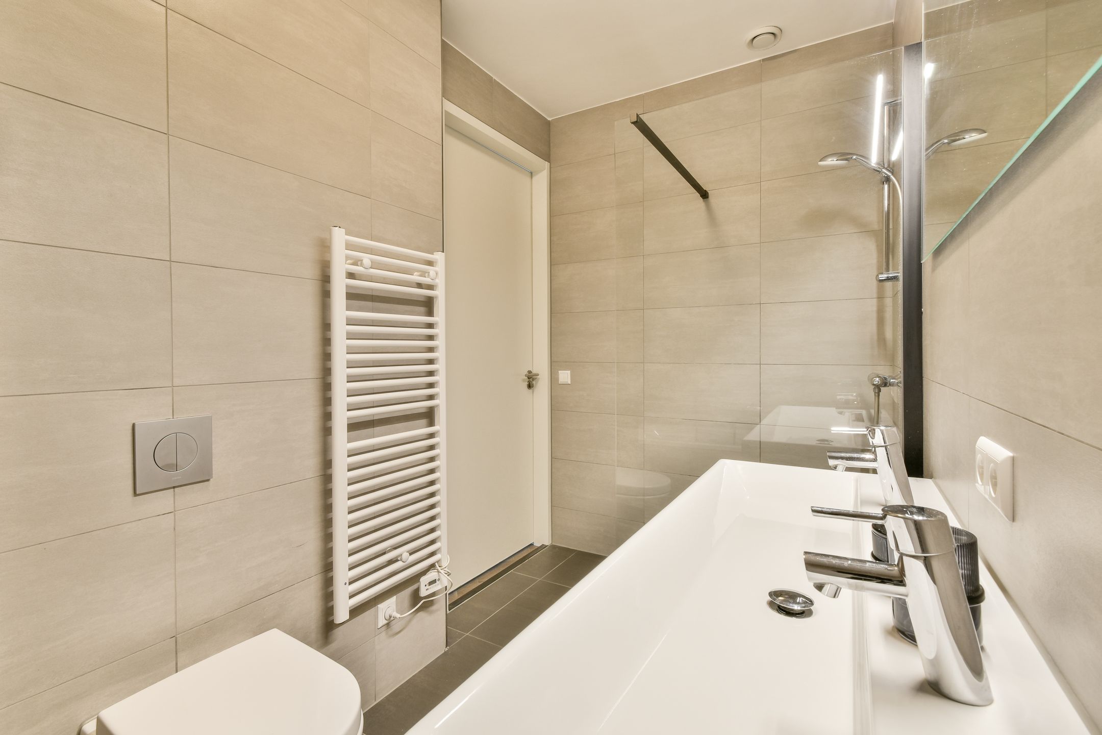 Photo 12 of Faas Wilkesstraat 257