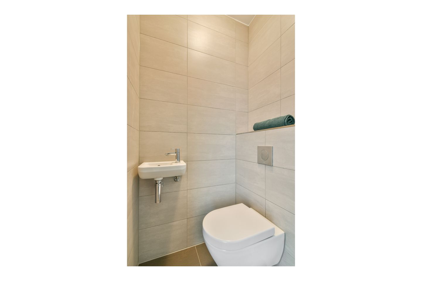 Photo 20 of Faas Wilkesstraat 257