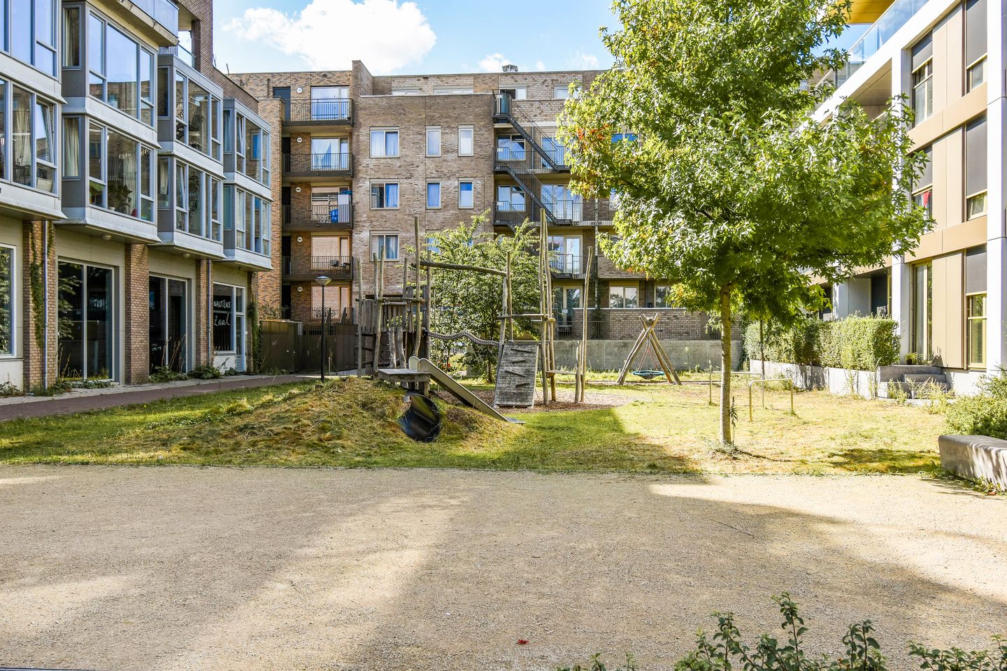 Photo 25 of Faas Wilkesstraat 257