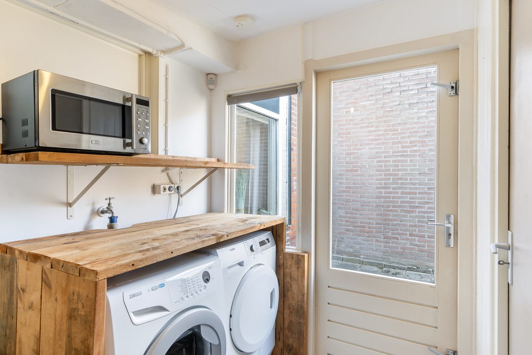 Photo 11 of Prins Hendrikstraat 10