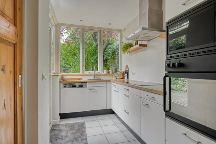 Photo 16 of Floraliastraat 67