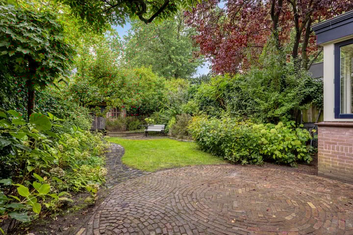 Photo 18 of Floraliastraat 67