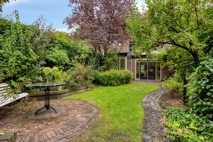 Photo 21 of Floraliastraat 67