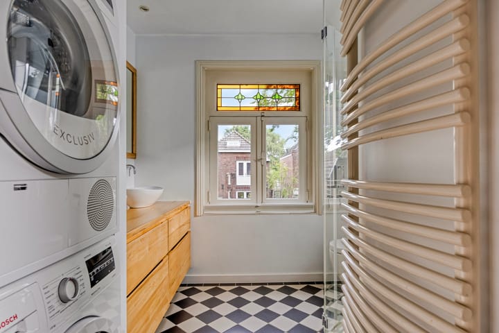 Photo 29 of Floraliastraat 67