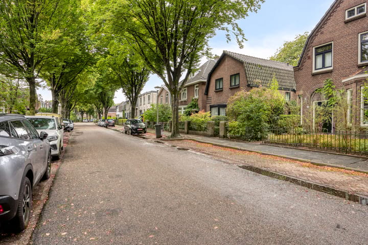 Photo 31 of Floraliastraat 67