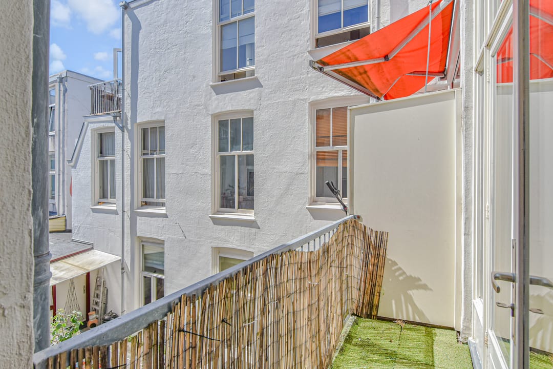 Foto 2 van Valkenboskade 148