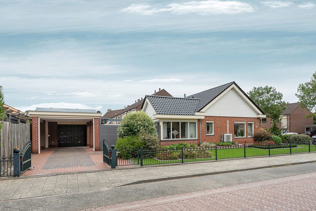 Photo 1 of Middag 67