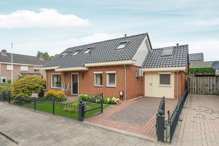 Photo 2 of Middag 67