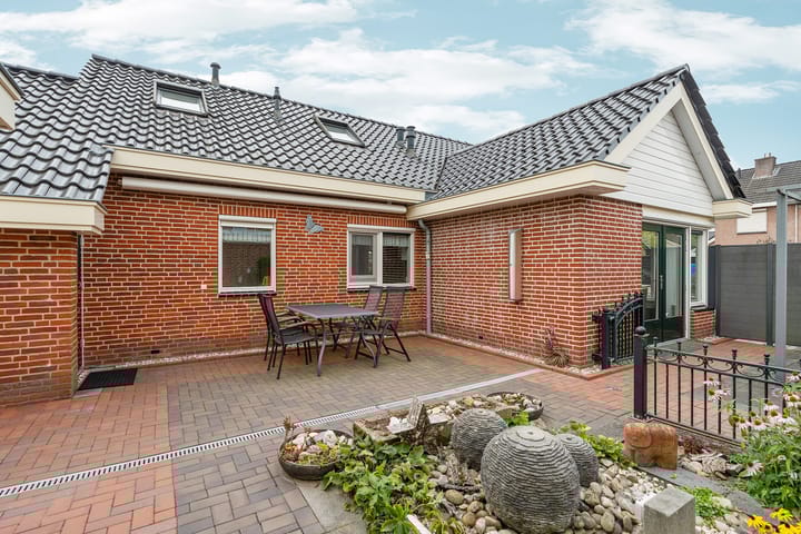 Photo 3 of Middag 67