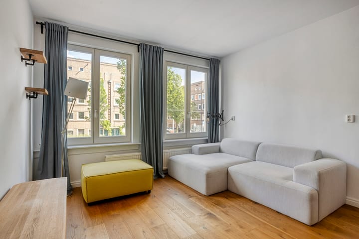 Foto 1 van Hoofdweg 451-1