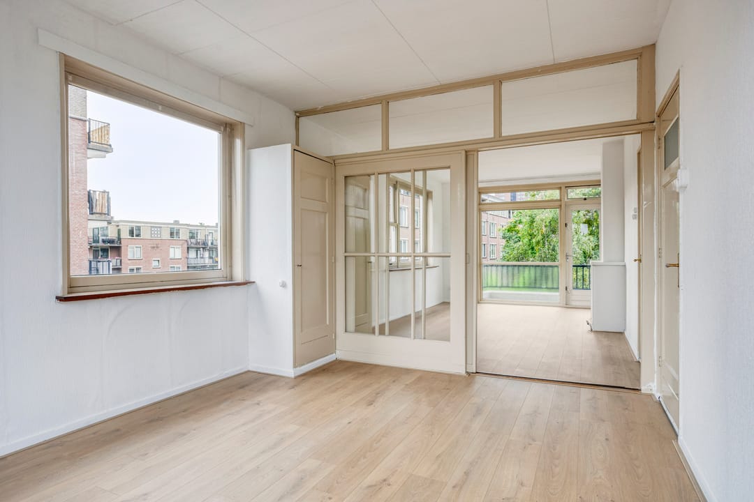 Photo 2 of Vredenoordlaan 46-C