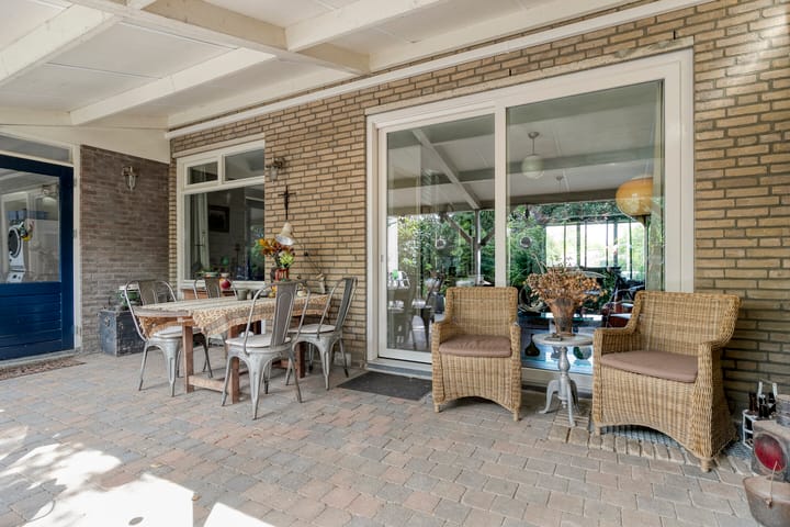 Foto 44 van Pr. Bernhardstraat 1