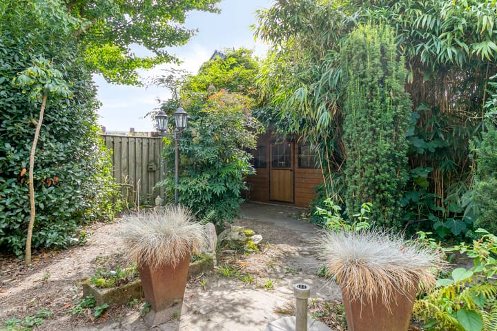 Foto 47 van Pr. Bernhardstraat 1