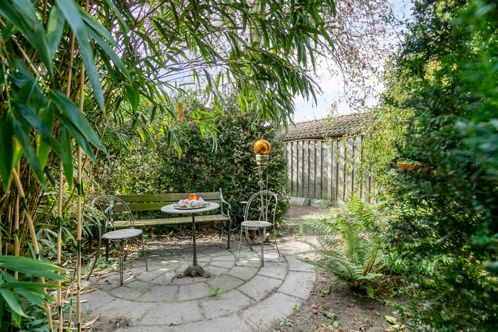 Foto 48 van Pr. Bernhardstraat 1