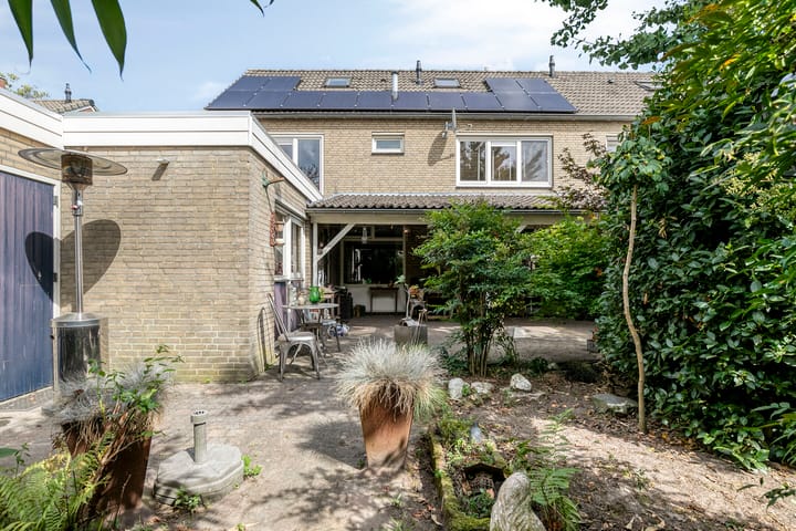 Foto 51 van Pr. Bernhardstraat 1