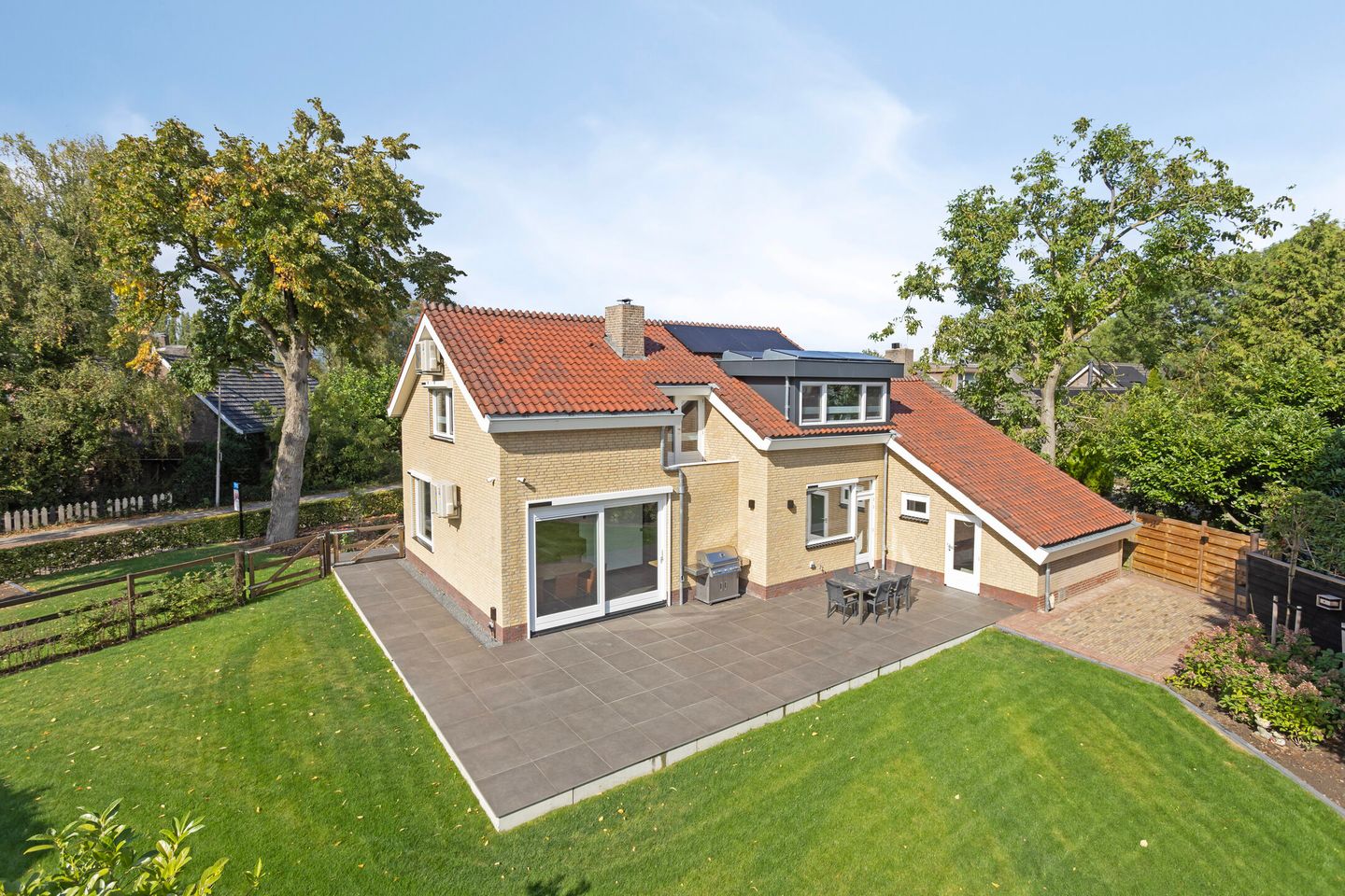 Foto 1 van Kerkstraat 25