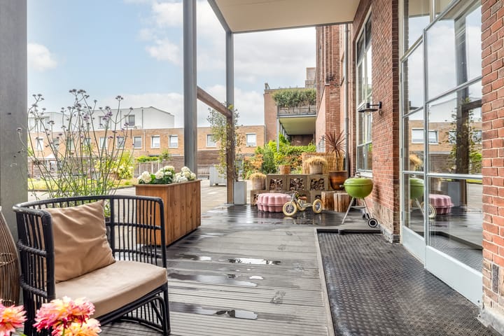 Foto 45 van Reeweg Oost 123-E