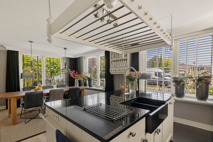 Photo 10 of Dorsstok 28