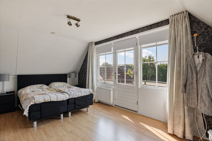 Photo 32 of Dorsstok 28