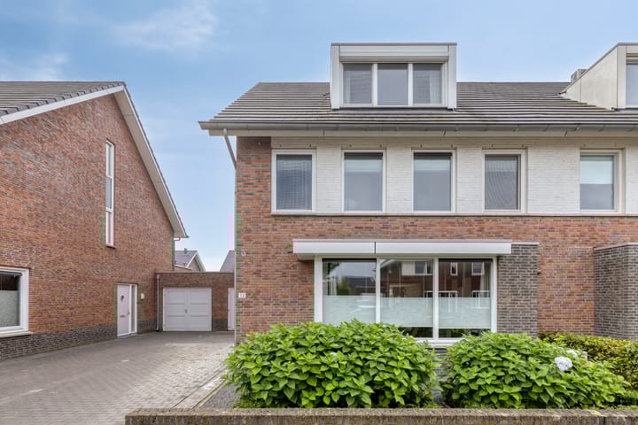 Photo 47 of Staccatostraat 13