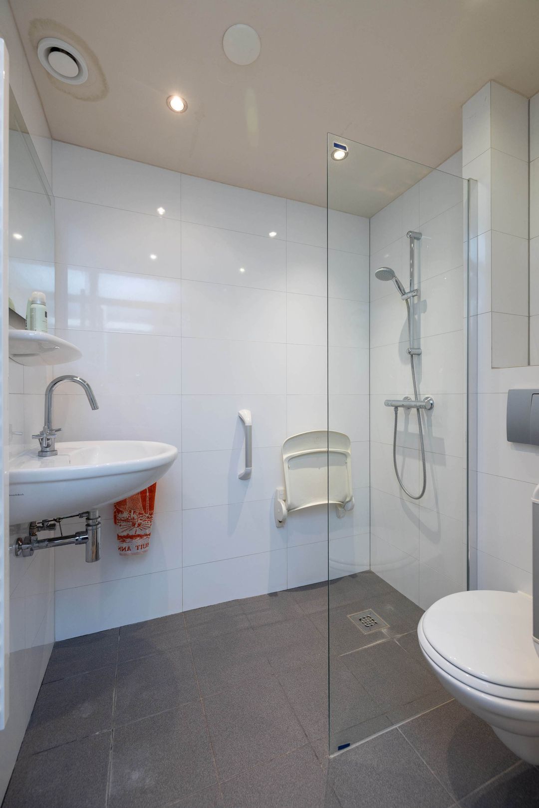 Foto 22 van Aart van der Leeuwstraat 14