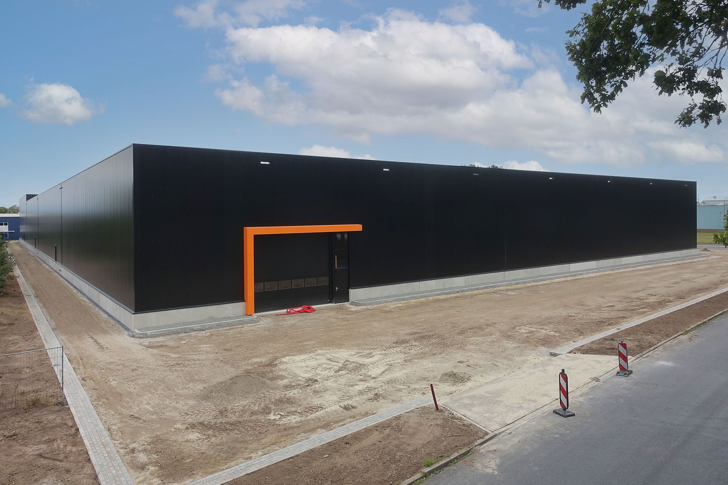 View photo 2 of Van Maasdijkweg 2