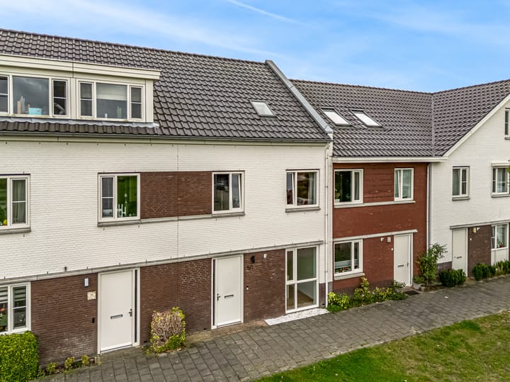 Photo 3 of Burgemeester van Roosmalenstraat 50