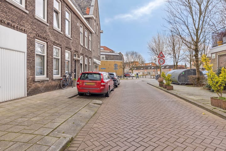 Foto 6 van Zestienhovensekade 6