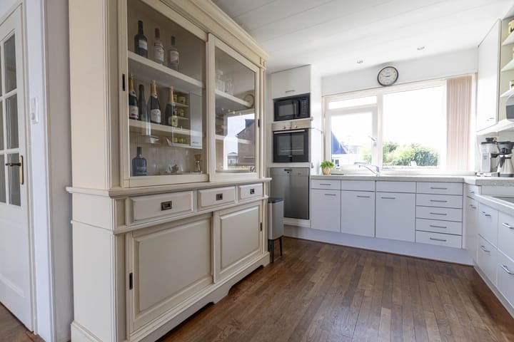 Photo 11 of Jan van Gentstraat 11