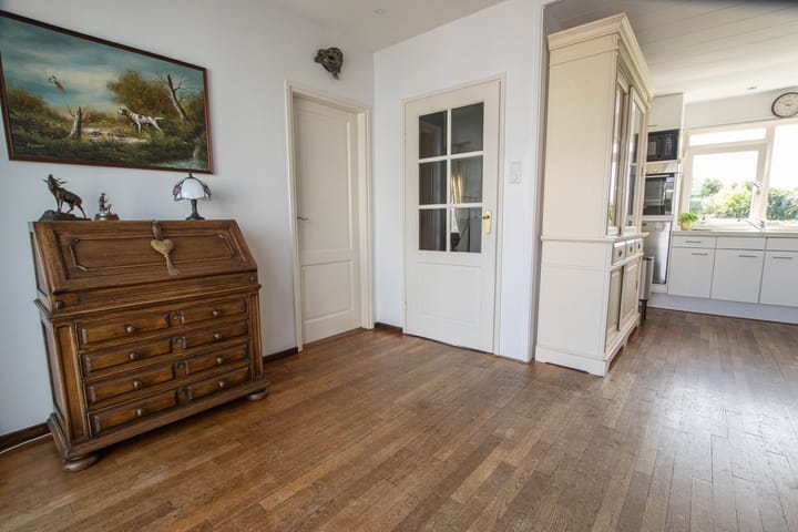 Photo 13 of Jan van Gentstraat 11