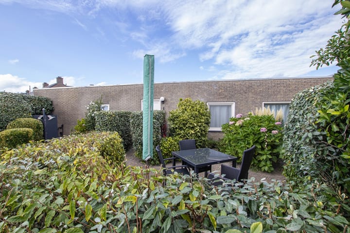 Photo 40 of Jan van Gentstraat 11