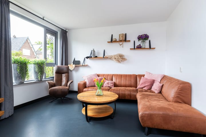 Photo 2 of Hezeweg 31