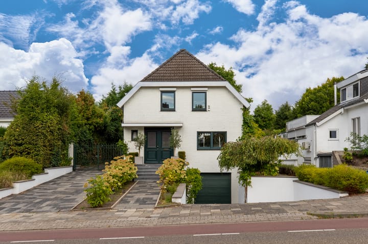 Photo 2 of Heesbergstraat 15