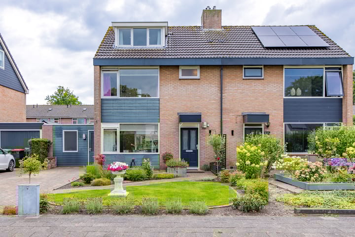 Photo 2 of Hunzedal 40-A