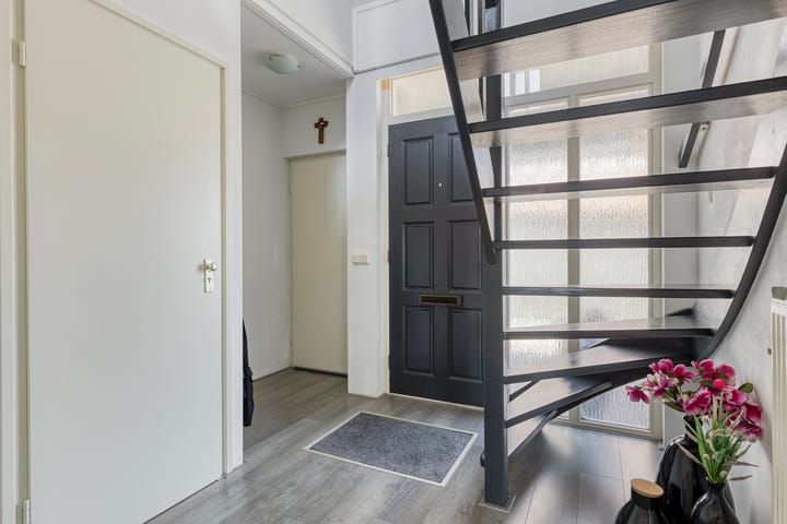 Photo 11 of Woordlaan 1