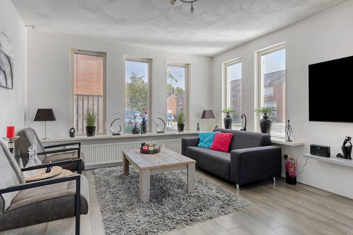 Photo 14 of Woordlaan 1