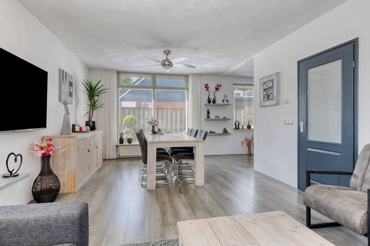 Photo 16 of Woordlaan 1