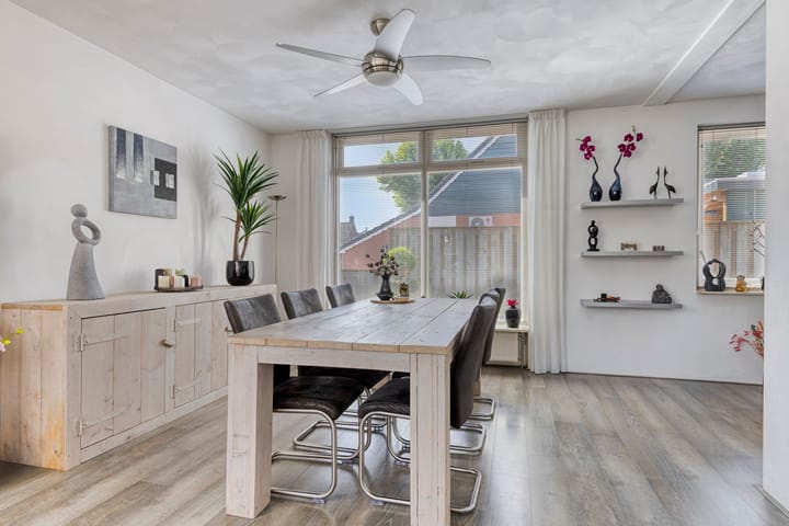 Photo 17 of Woordlaan 1