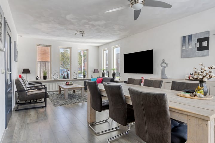 Photo 18 of Woordlaan 1