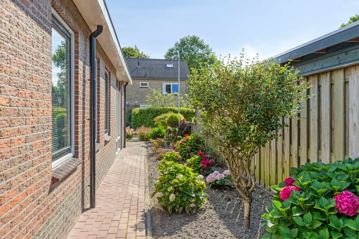 Photo 37 of Woordlaan 1