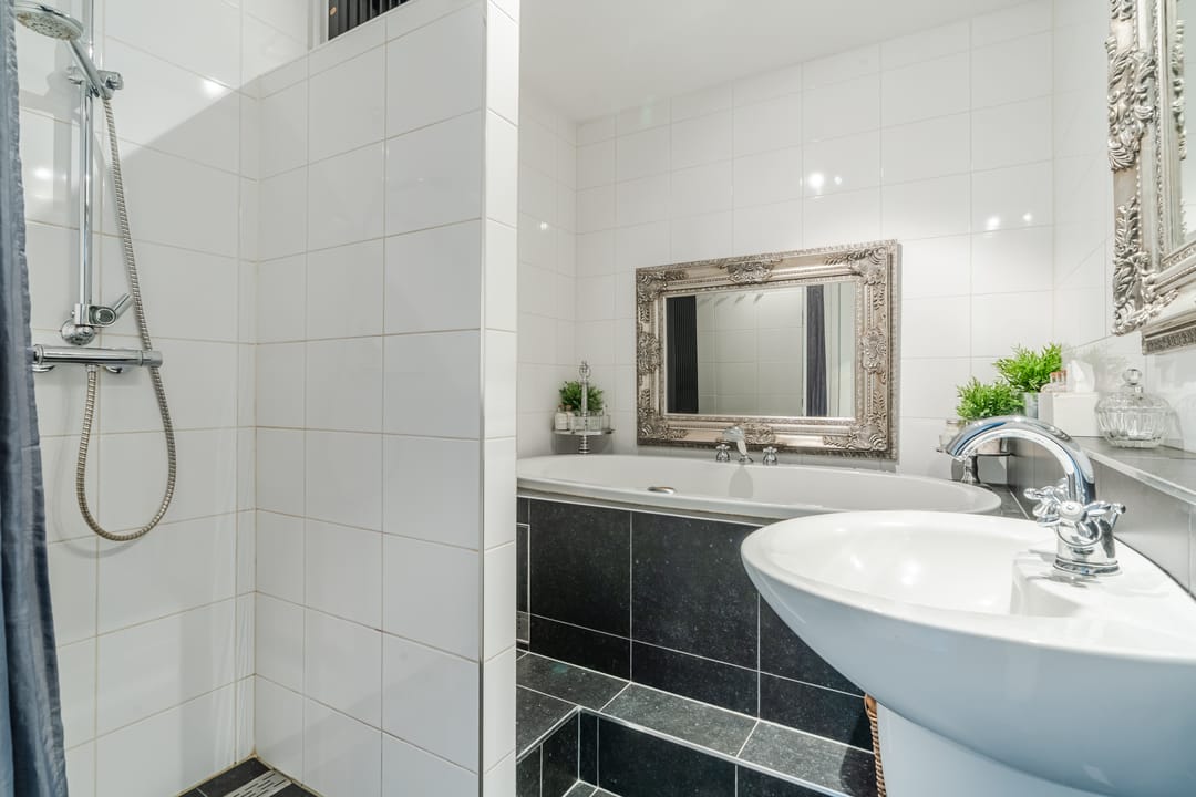 Photo 22 of Vierhoutenstraat 8