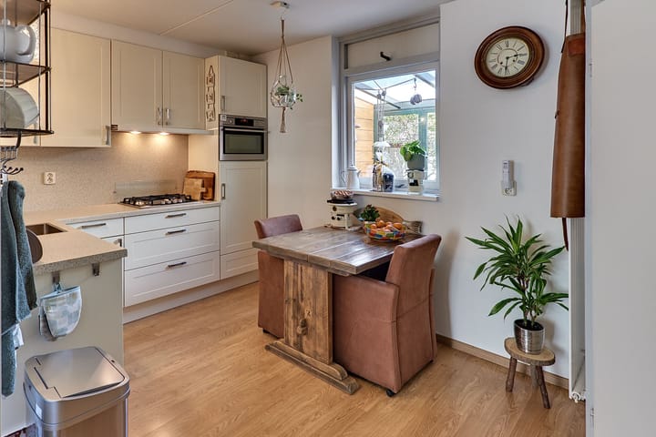 Foto 13 van Mandenmakerstraat 76