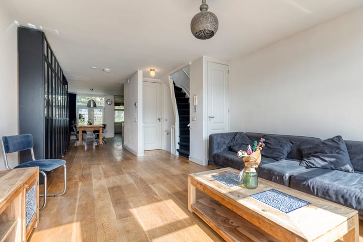 Photo 9 of Van Oldenbarneveldtstraat 96-B3