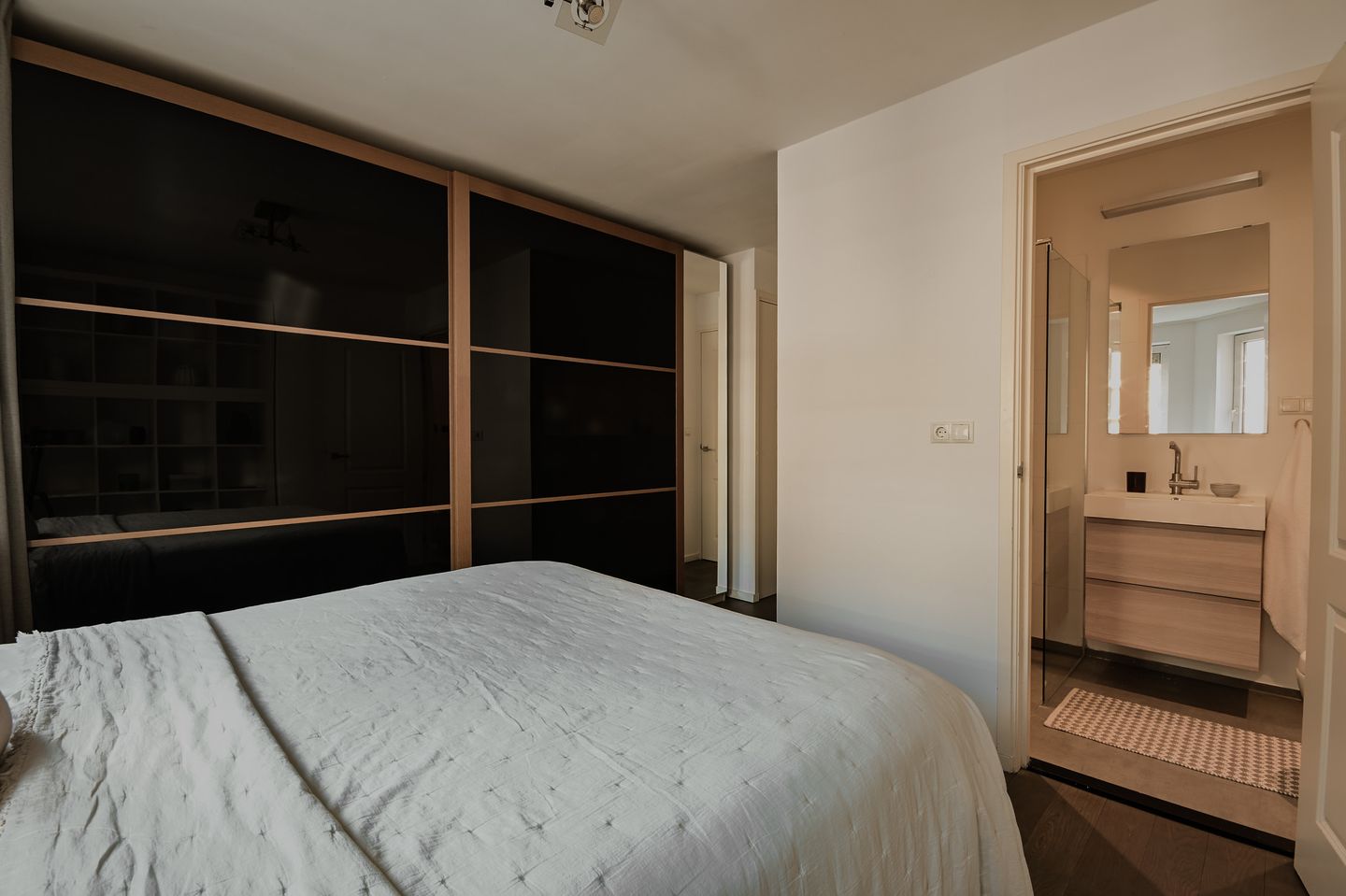 Foto 10 van Van Hilligaertstraat 274