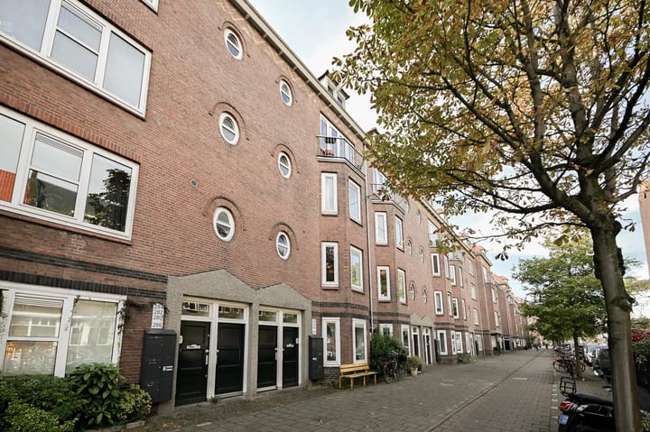 Photo 15 of Van Hilligaertstraat 274