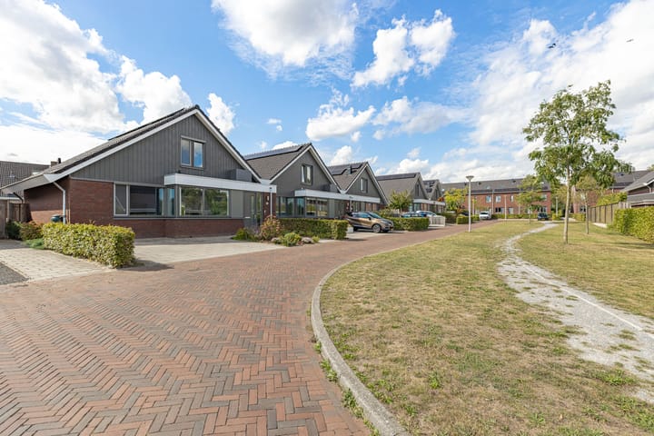 Photo 33 of Weerreys Park 56