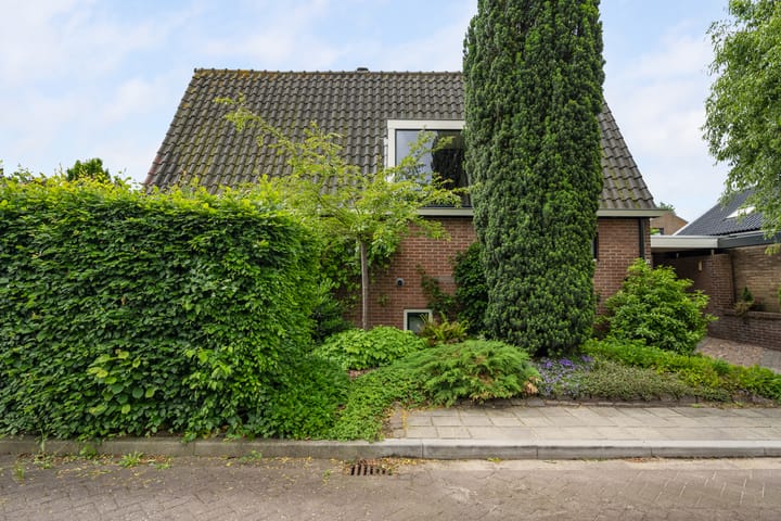 Photo 5 of Vuurdoornstraat 4